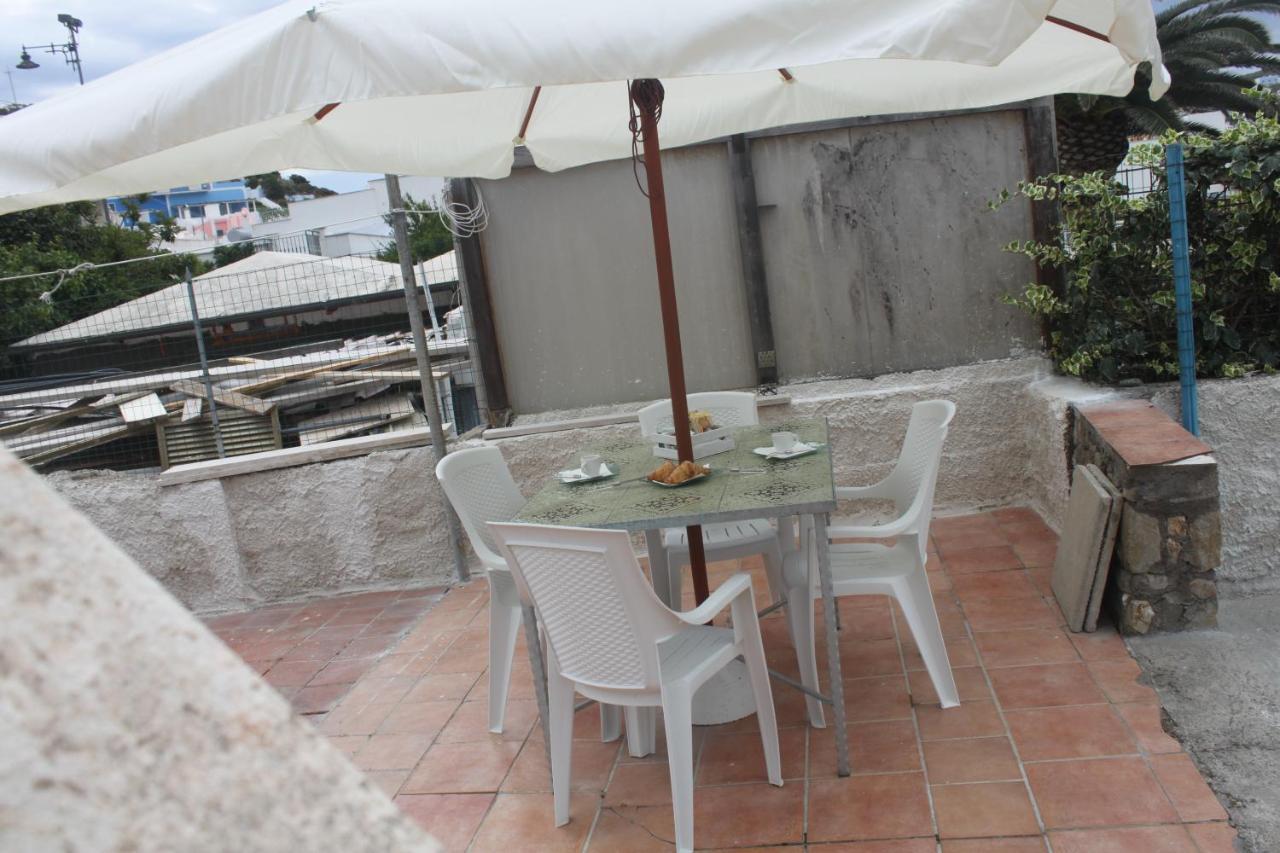 Camere Dieci Maggio- Beb Dory, Nemo, Guizzo Ponza Kültér fotó
